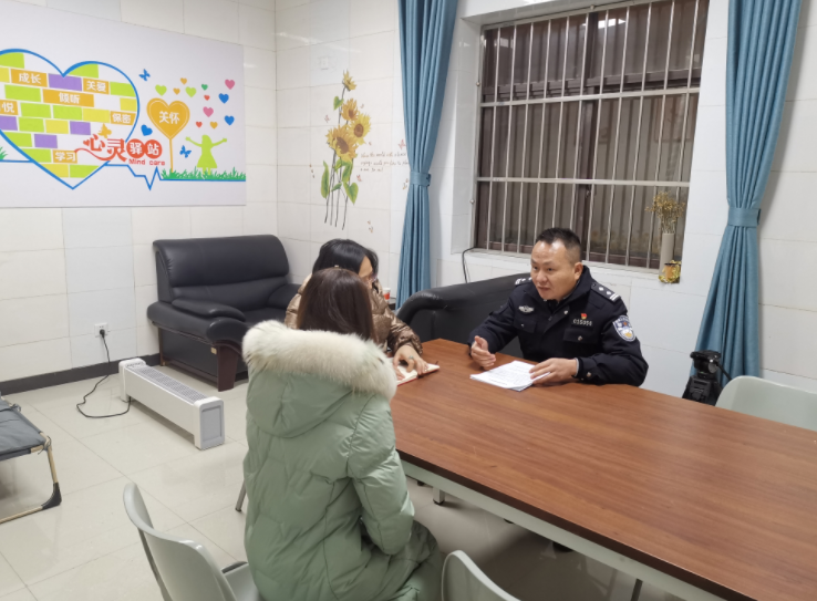 水警總隊磁器口派出所開展跟進式心理干預疏導，重慶心理咨詢